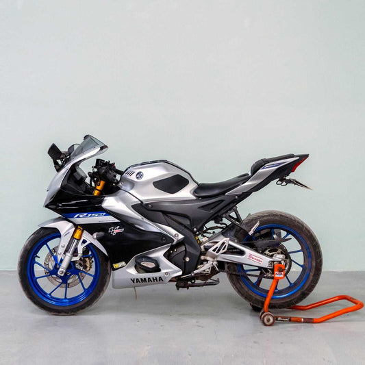Yamaha R15 M