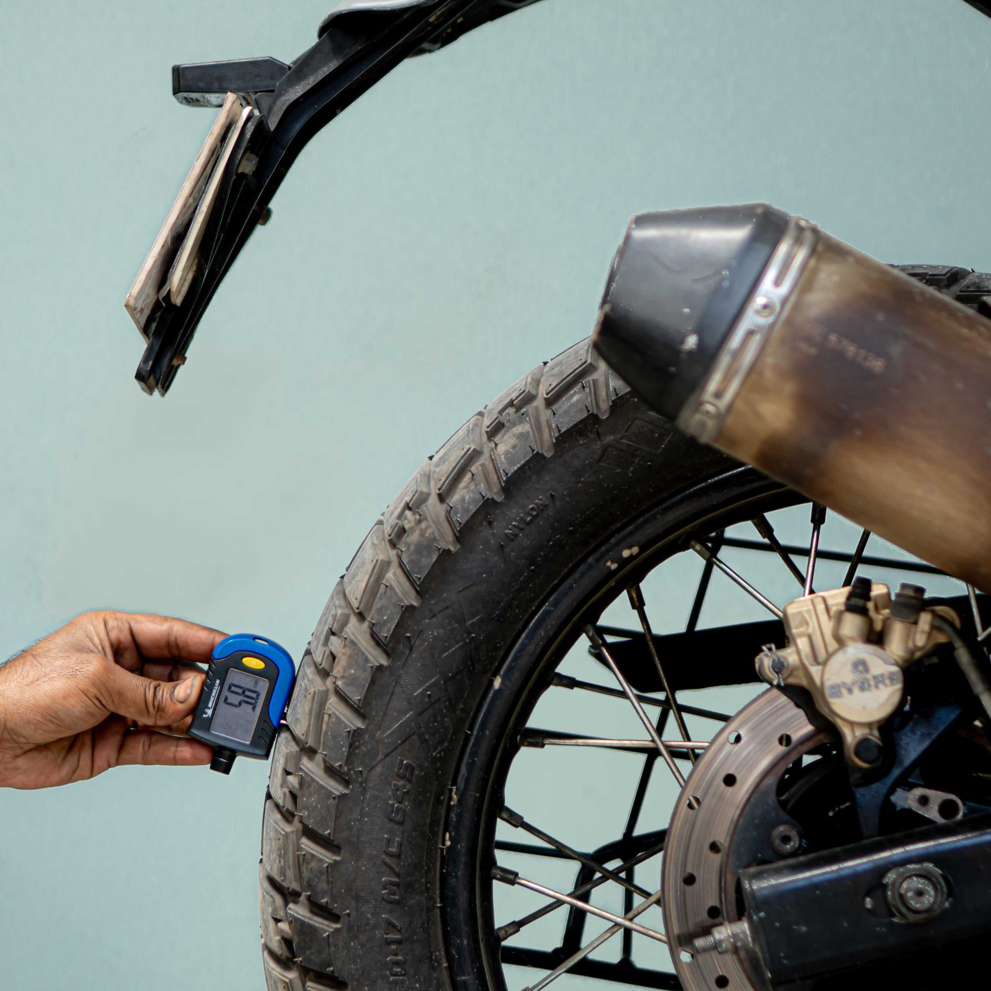 TVS Apache RTR rear tyre condition used bike Gurgaon tyre grip and wear inspection