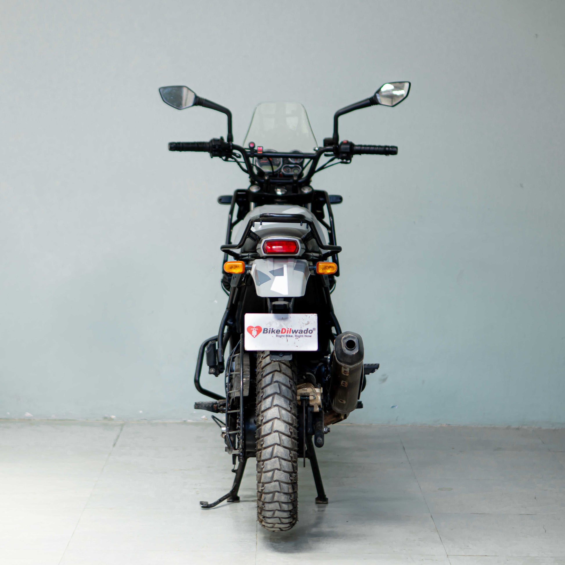 Rear view of TVS Apache RTR used bike in Gurgaon tail light and rear tyre condition
