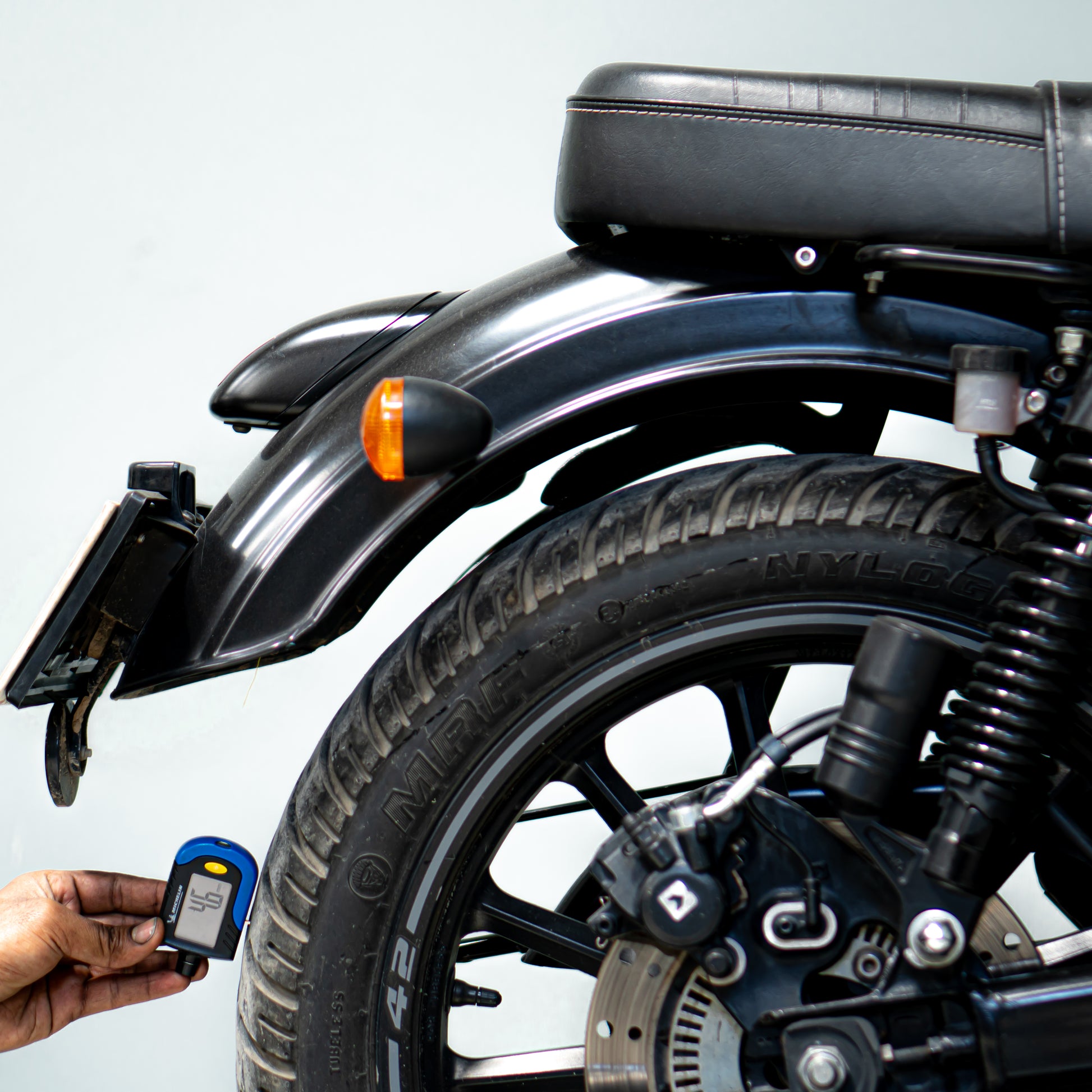 Jawa 42 rear tyre condition used bike Gurgaon tyre grip and wear inspection