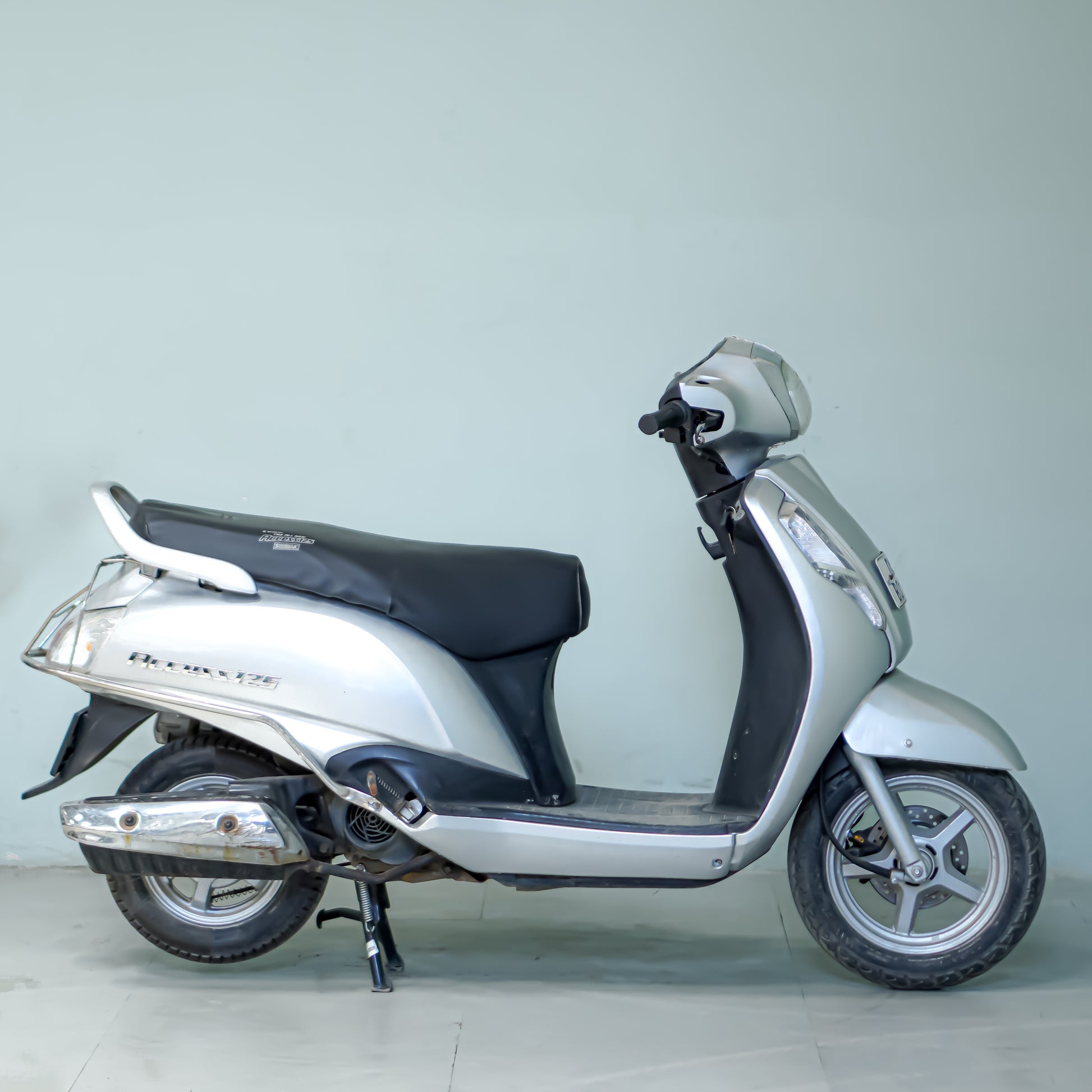 Suzuki Access 125 right side profile used scooter Gurgaon comfortable daily ride