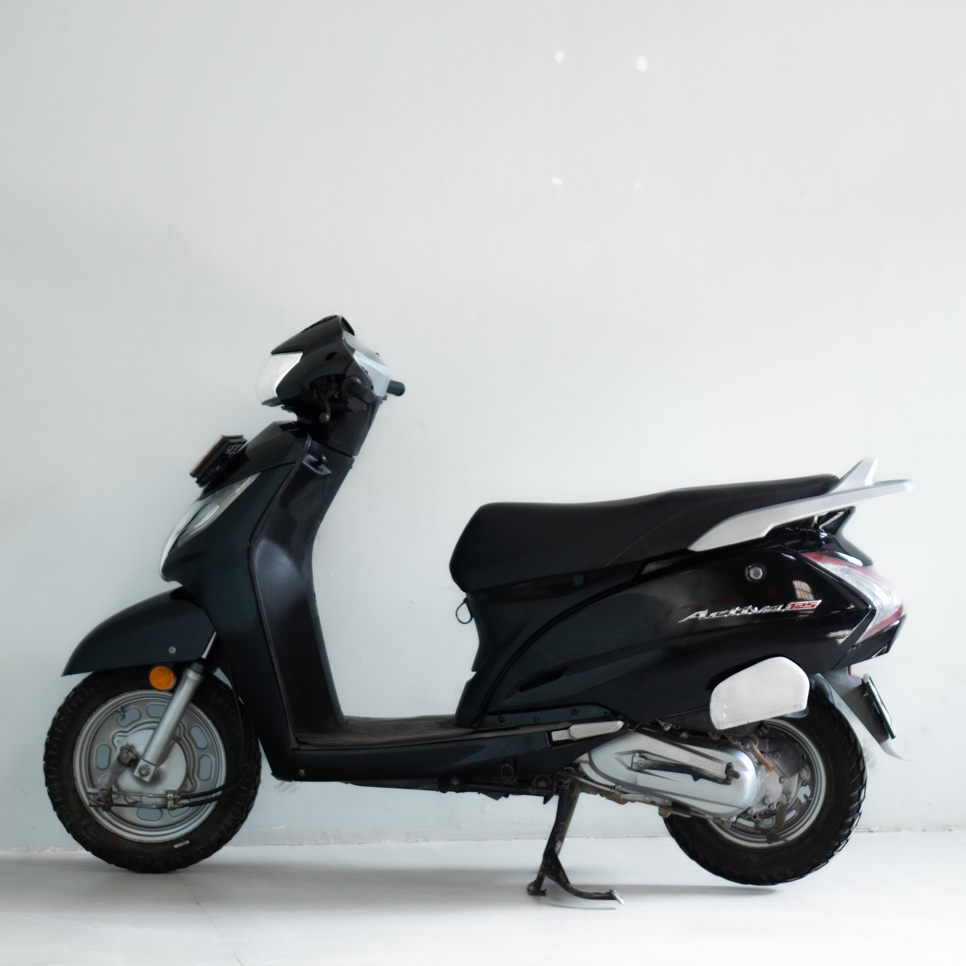 used honda activa avaible for sale in gurgaon side view