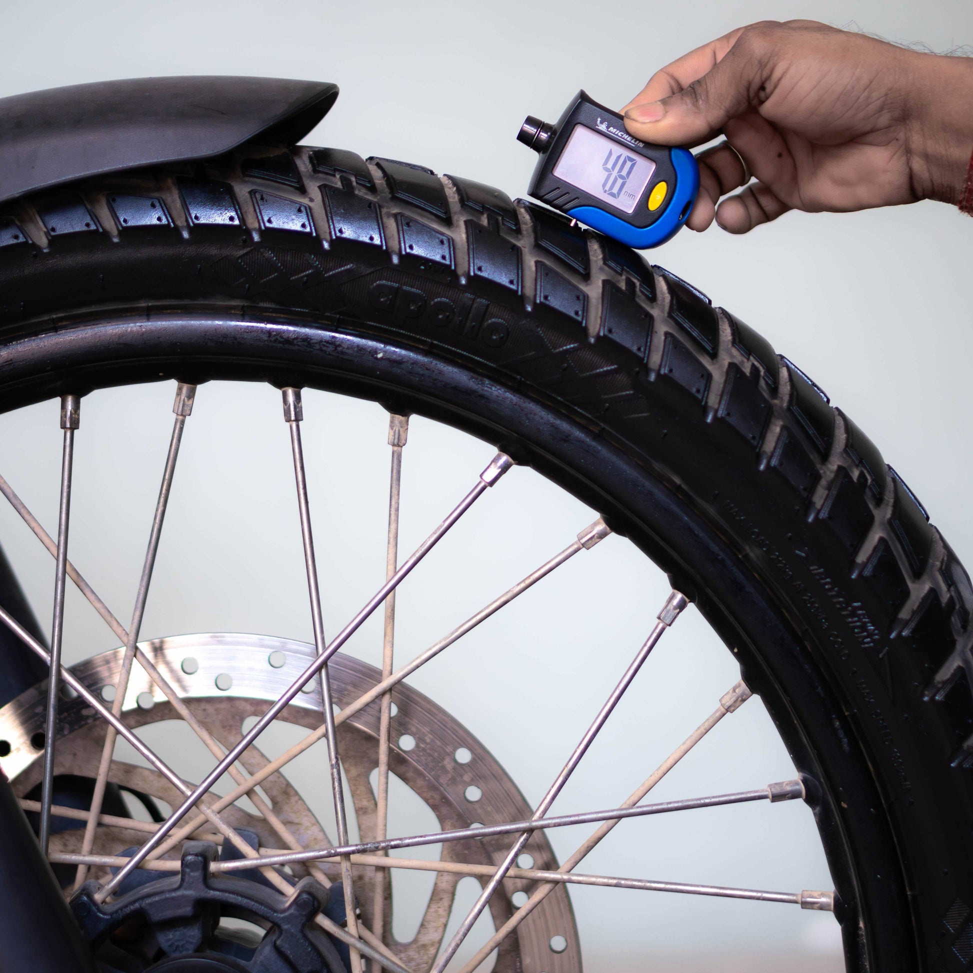 second hand Himalayan avaiable in gurgaon tyre inspection