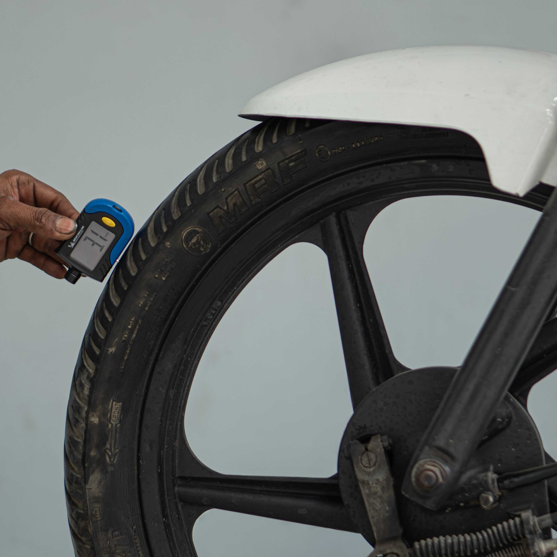 TVS Radeon tyre condition used bike Gurgaon tread inspection commuter motorcycle